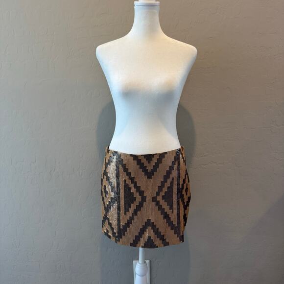 Haute Hippie Taupe Matte Sequin Mini Skirt NWOT Size Small - Picture 3 of 10